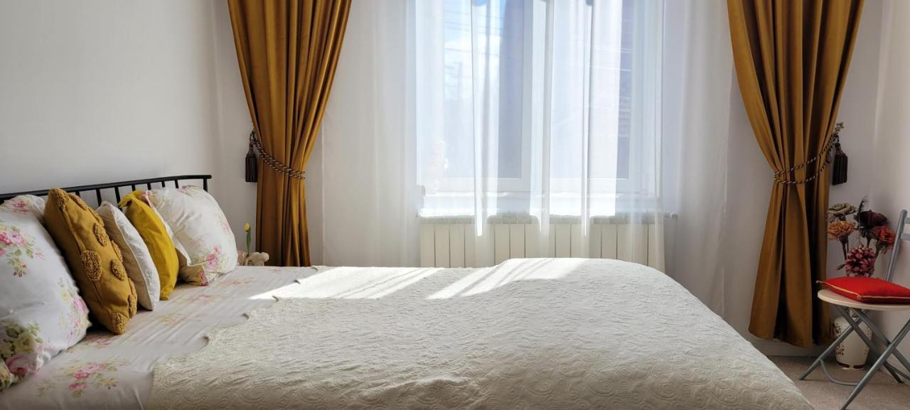 Garsoniera C&L Apartamento Petroşani Exterior foto